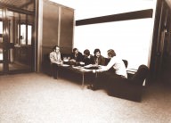 1977: Besprechung